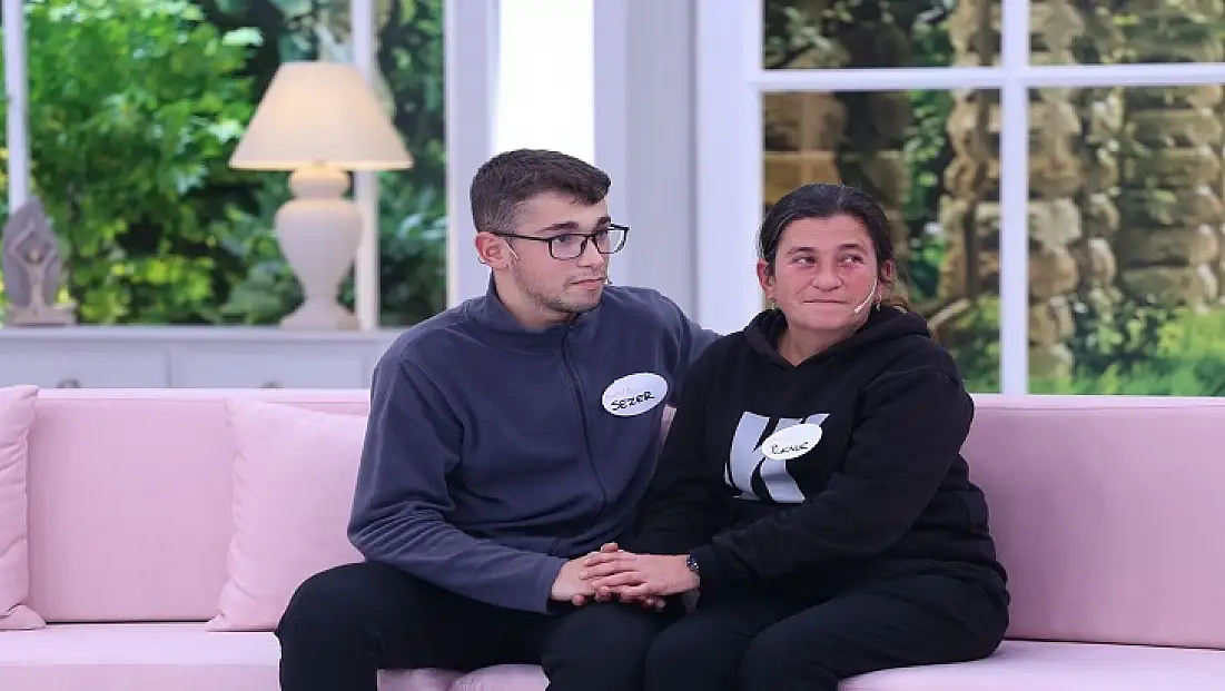 Annesine Yıllar Sonra İlk Kez Esra Erol'da Kavuştu