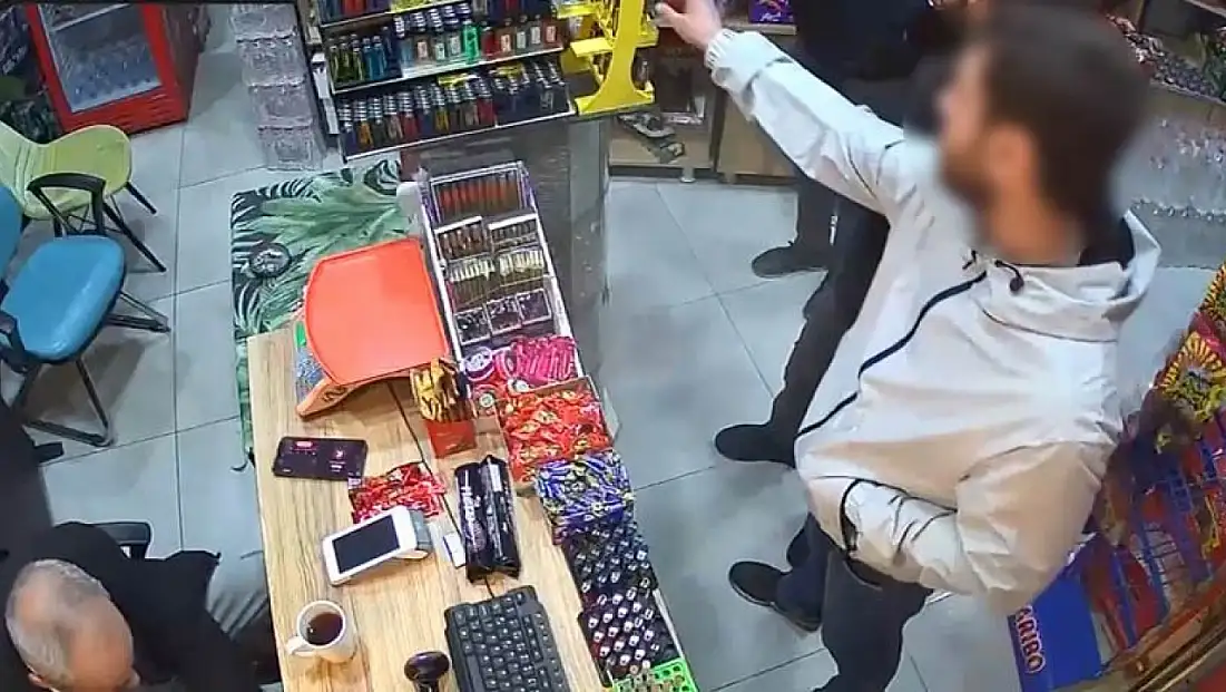 Çakmak hırsızı kameraya yakalandı