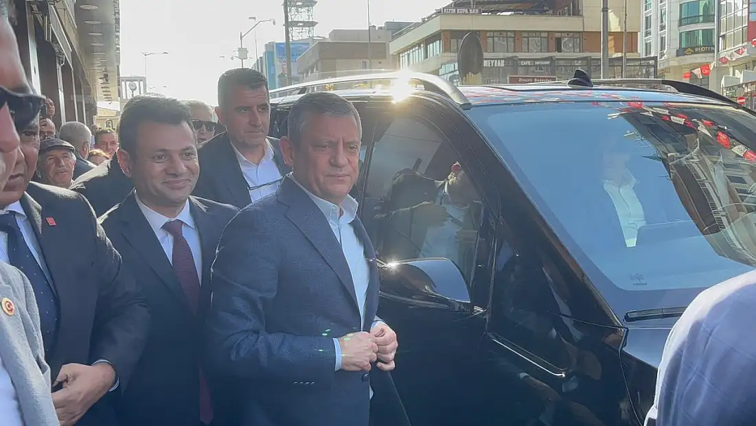 CHP Genel Başkanı Özel Gaziantep'te partililerle bir araya geldi