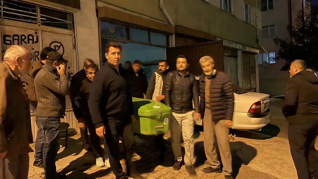 Garajda Acı Olay Yaşlı Adam Ölü Bulundu