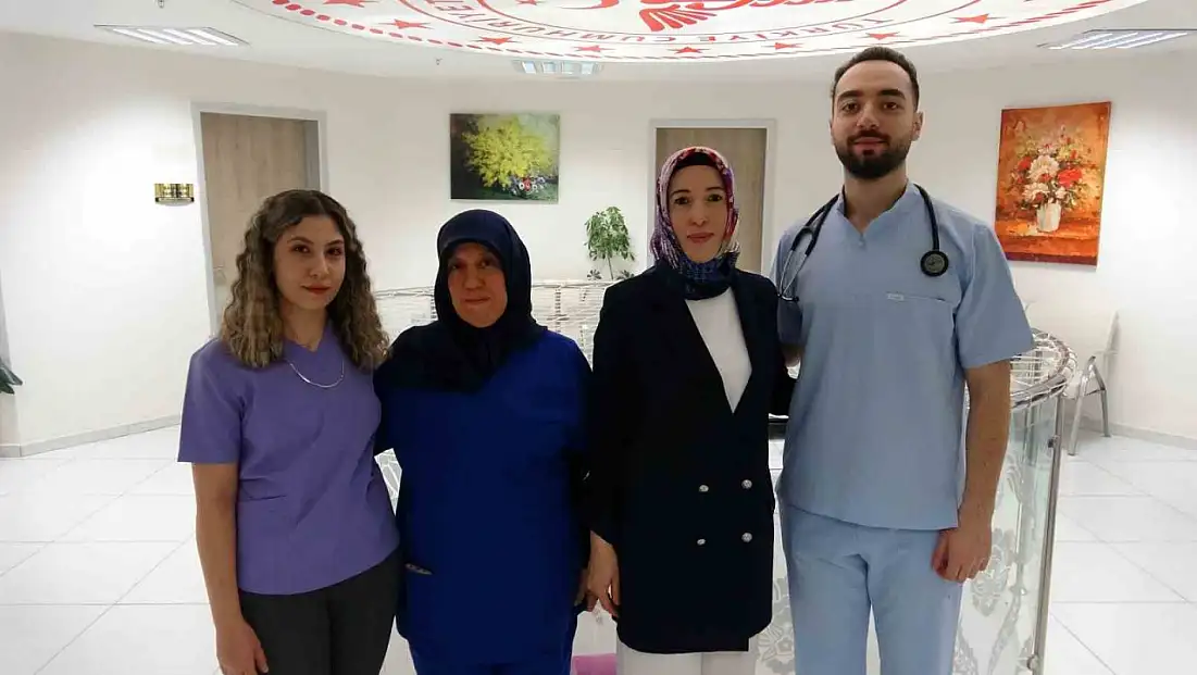 Hemşire anneler, doktor olan çocuklarıyla aynı hastanede görev yapıyor