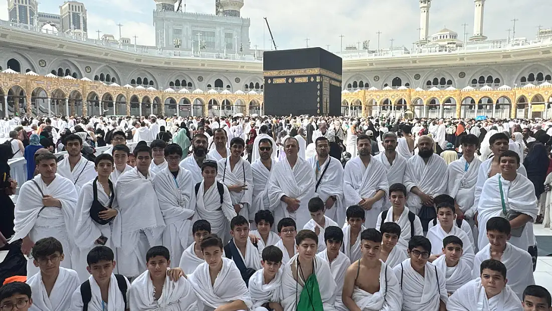 Malatya’da Bir İlk: Hafızlık Belgeleri Umre’de Mukaddes Topraklarda Verildi