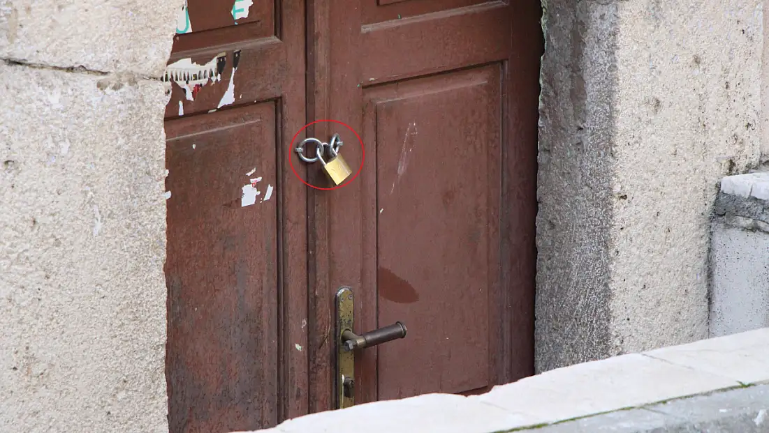 Türbeler Ziyarete Kapatıldı