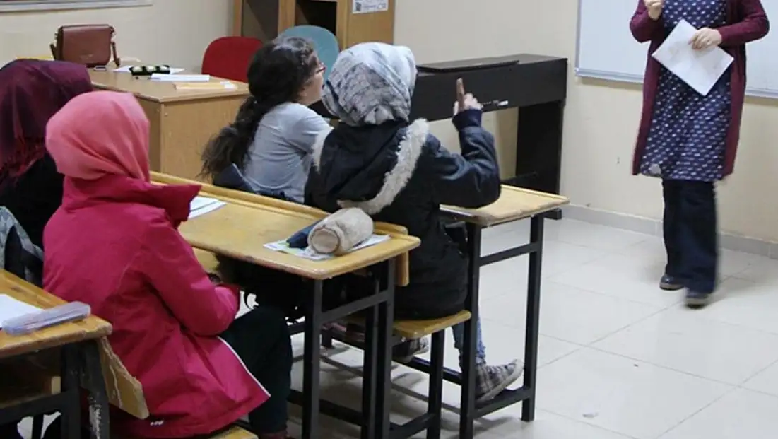 Ücretli Öğretmenlere Tam Gün Sigorta Yolu Açıldı: İşte Şartlar