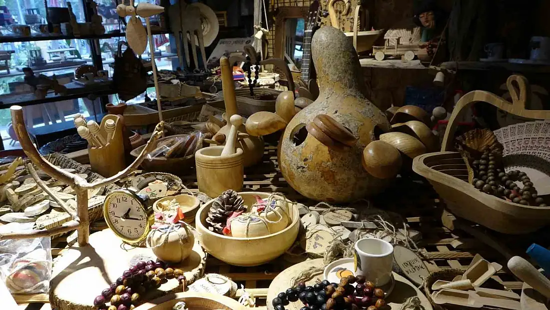 Yarım asırdır ağaçlara şekil veriyor