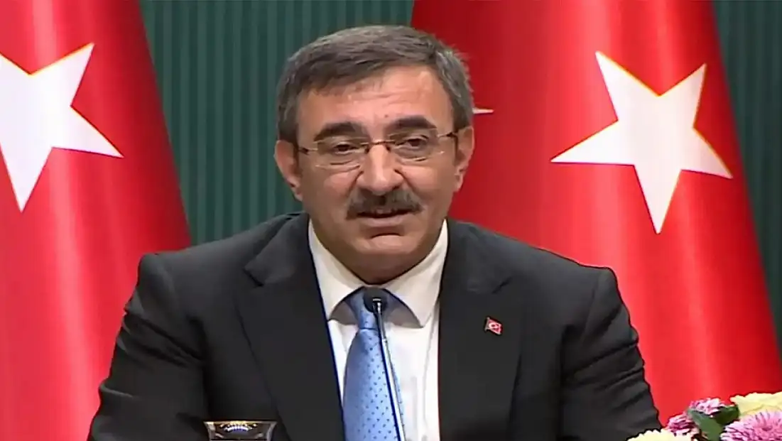 Yılmaz: Tüm taraflarla diyalog içinde istikrarı savunacağız