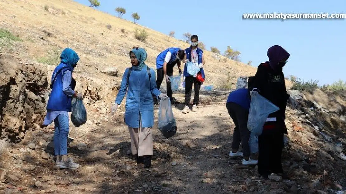 'Atıksız Bir Dünya' için gençlerden örnek hareket