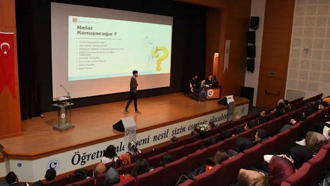 'Dijital okur-yazarlık ve sosyal uyum programı' konferansı