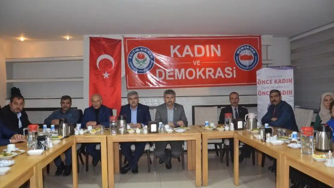 'Kadın ve Demokrasi' konferansı düzenlendi