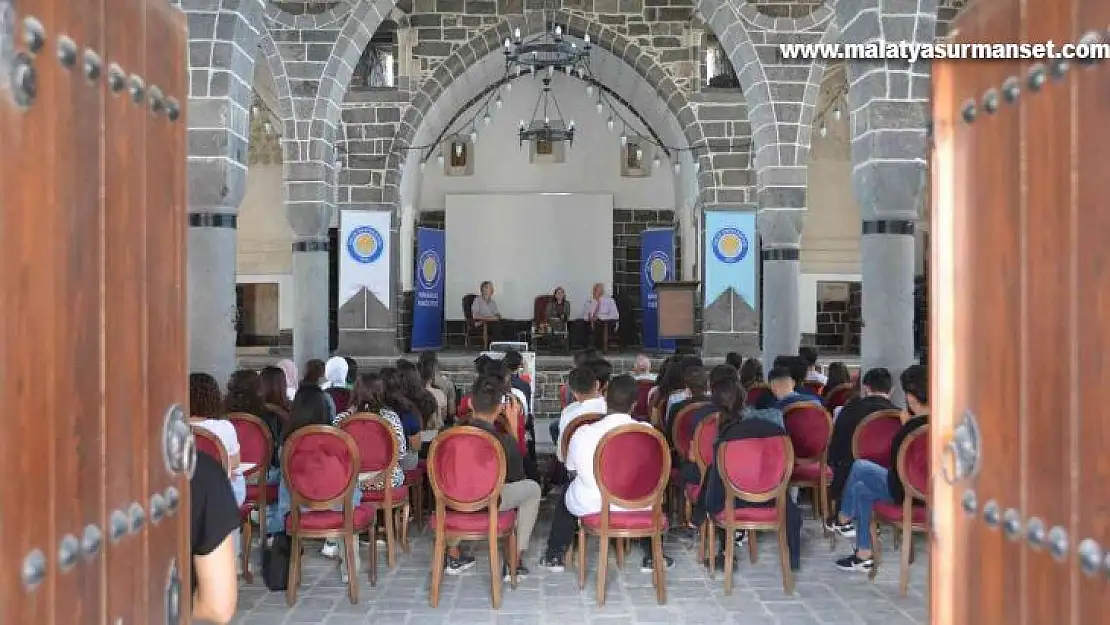 'Yaşayan tarihten mimariye bir dokunuş atölyesi' ile Diyarbakır mimarisi ele alındı