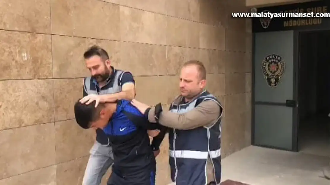 1 kişinin öldüğü 1 kişinin de yaralandığı bıçaklı kavgada katil zanlısı tutuklandı