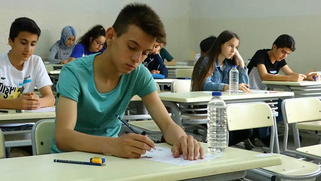 1 Milyondan Fazla Öğrenci Sınav Heyecanı Yaşayacak!