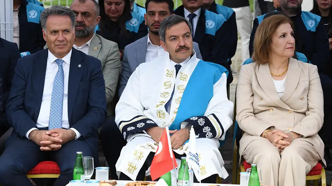 11 Bin Öğrenciyle Büyüyen Üniversite 1.285 Yeni Mezun Verdi
