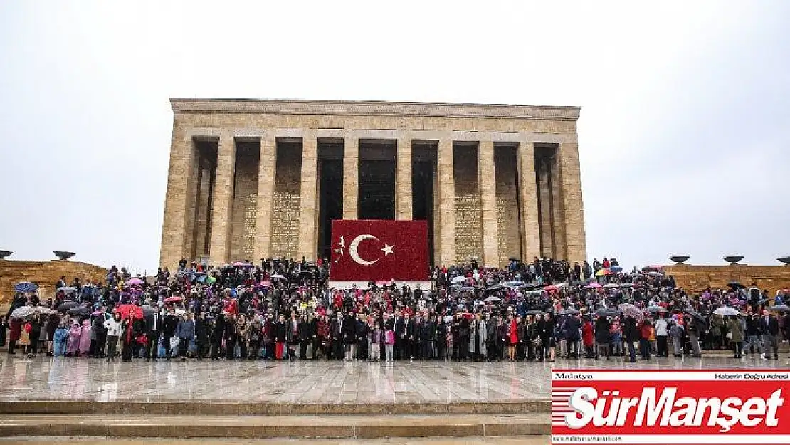 2 bin 500 Uğurlu öğrenciden Ata'ya ziyaret