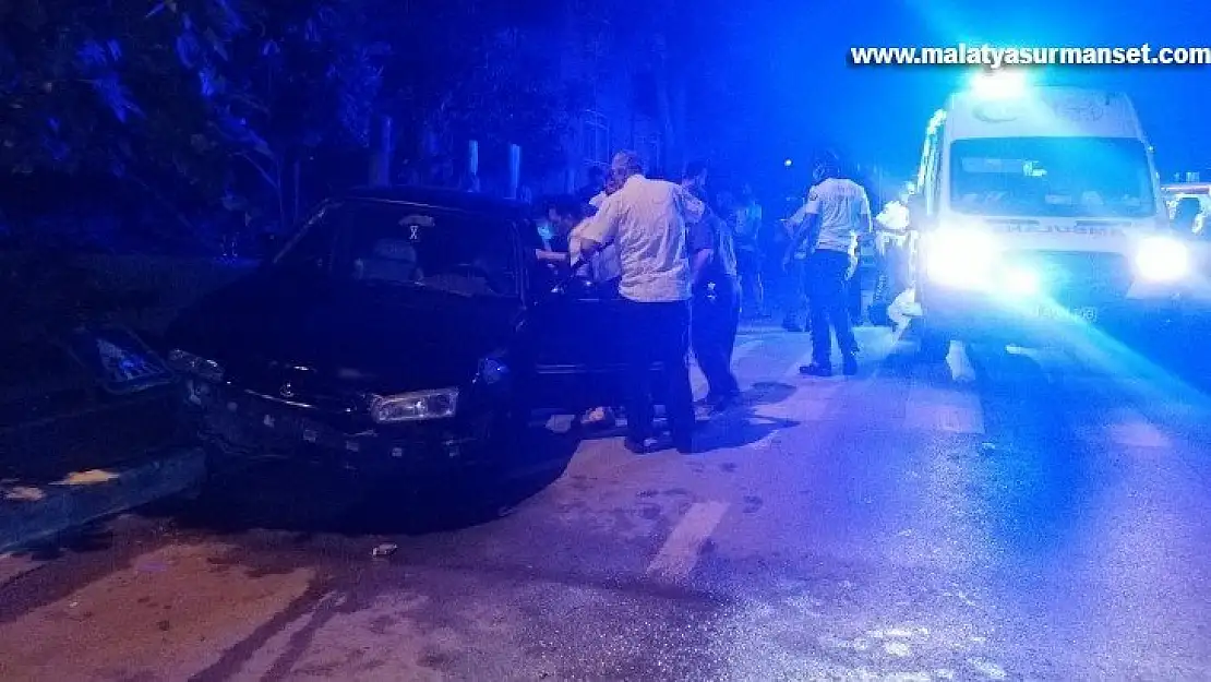 2 gün önce aldığı otomobille gezinti kötü bitti: 2 yaralı