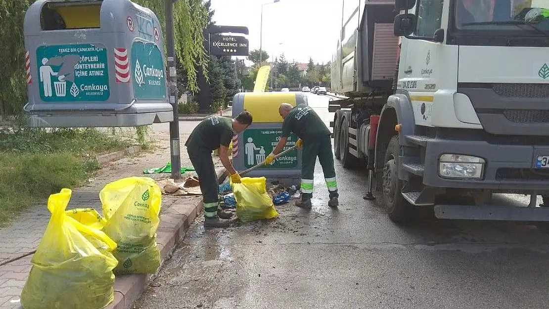Çankaya'nın emekçileri sokakları parlatıyor
