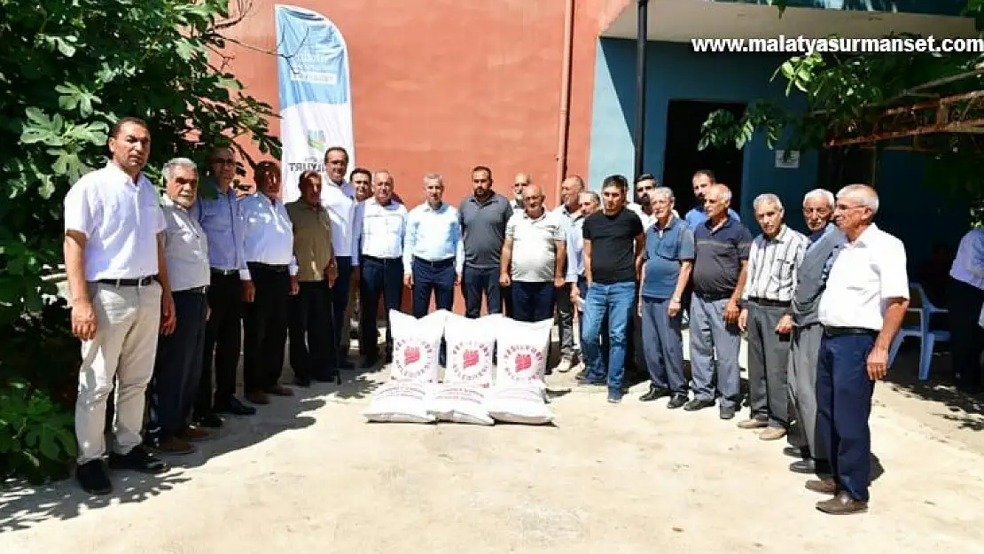 239 çiftçiye 21 ton arpa