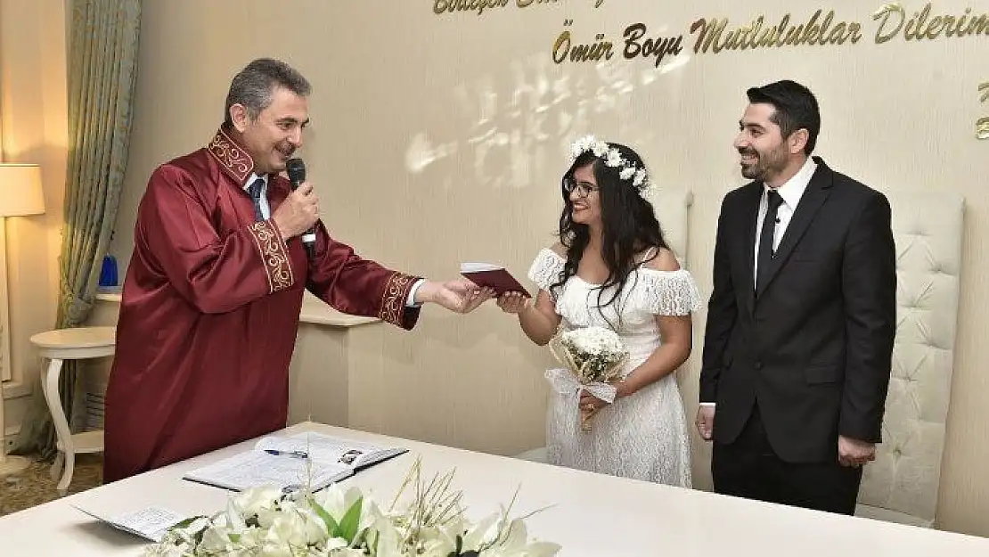 3 bin 275 çift nikah masasına oturdu