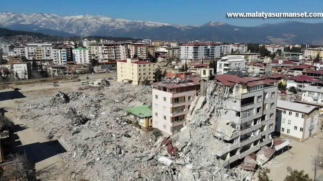 30 yıllık 14 bina 835 kişiye mezar oldu