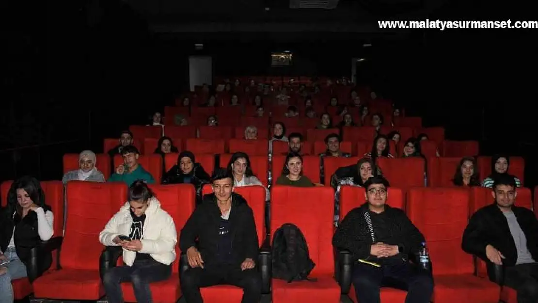 4 bin öğrenci sinema keyfi yaşadı