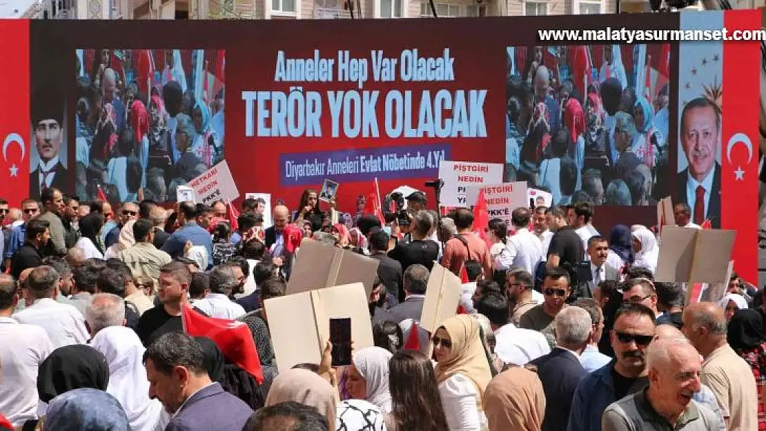 4 yıldır evlat nöbetinde olan aileler vatandaşa kepenk kapatan HDP'nin kepengini kapattı