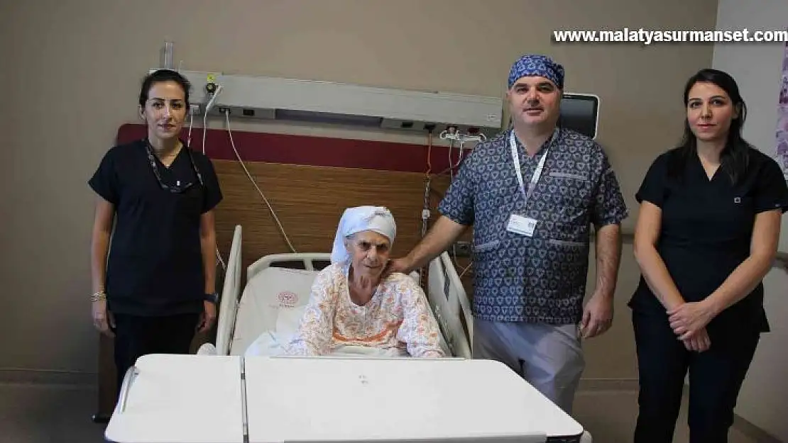 70 yaşındaki hasta akım yönlendirici stent ile sağlığına kavuştu