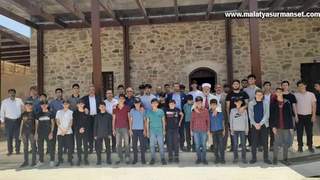 800 yıllık tarihi Esadiye Cami ibadete açıldı