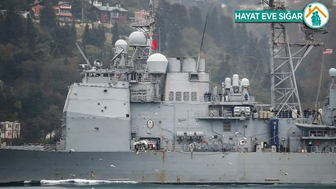 ABD savaş gemisi USS Monterey'in İstanbul Boğazı geçişinde dikkat çeken detay