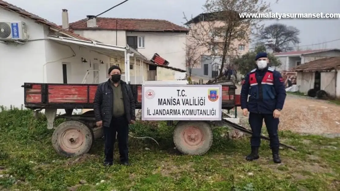 Acemi hırsızları düşürdükleri telefon yakalattı