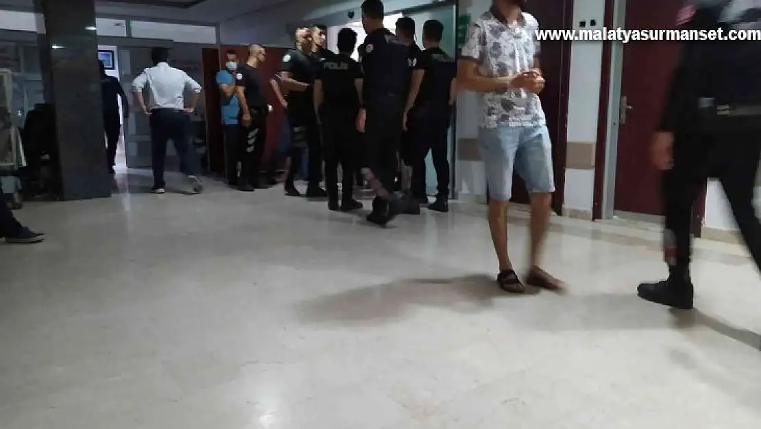 Adana'da düğünde bıçaklı ve silahlı kavga: 5 yaralı