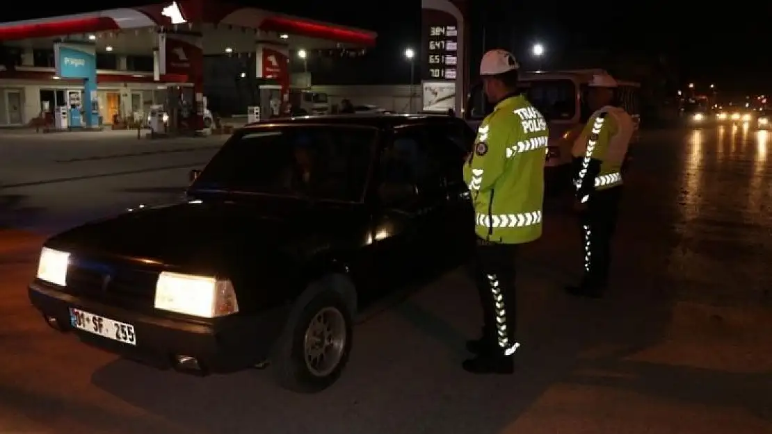 Adana'da 738 polisle uygulama