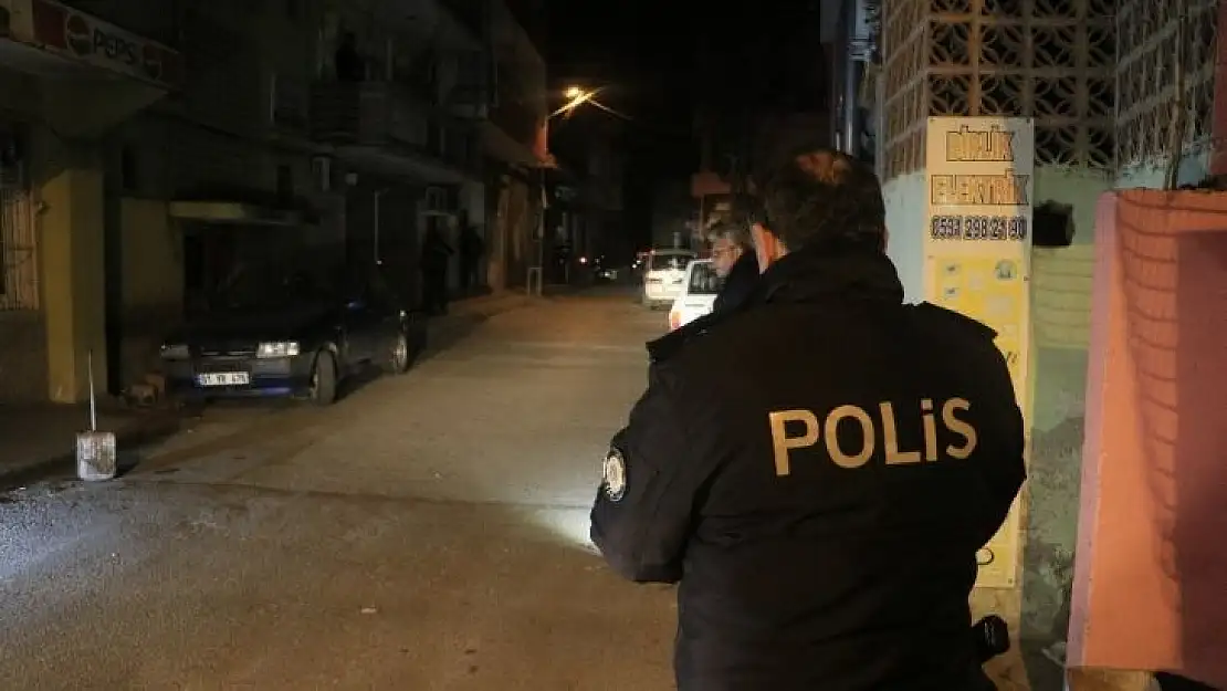 Adana'da iki grup arasında silahlı kavga: 1 yaralı