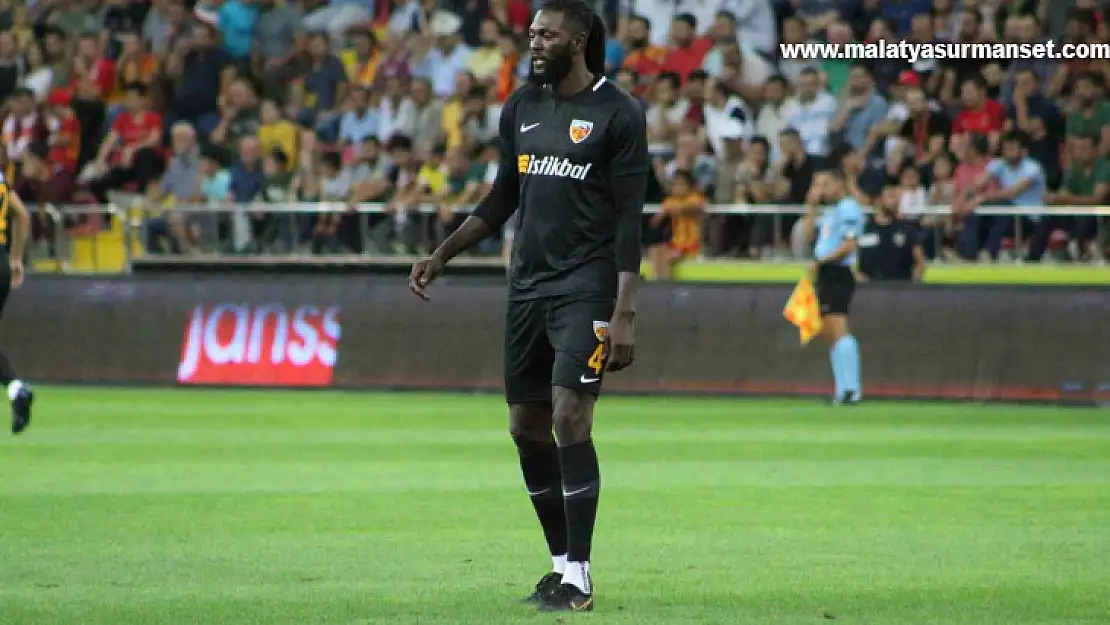 Adebayor, futbolu bıraktığını açıkladı