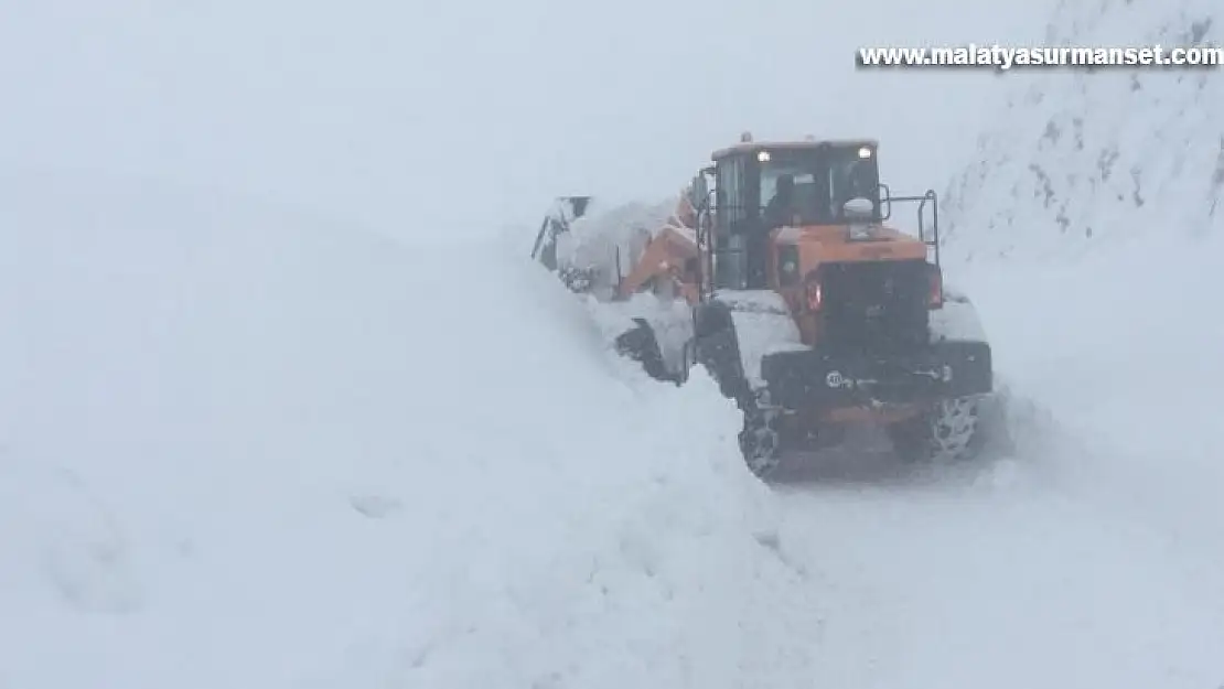 Adıyaman- Malatya Karayolunda yol açma çalışması devam ediyor