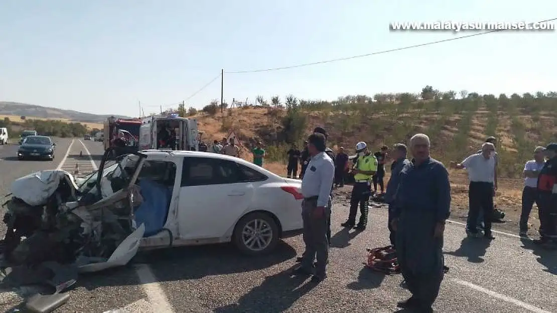 Adıyaman'da iki otomobil çarpıştı: 1 ölü, 2 yaralı