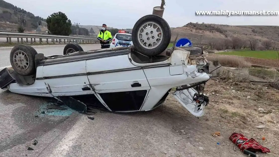 Adıyaman'da iki otomobil çarpıştı: 4 yaralı