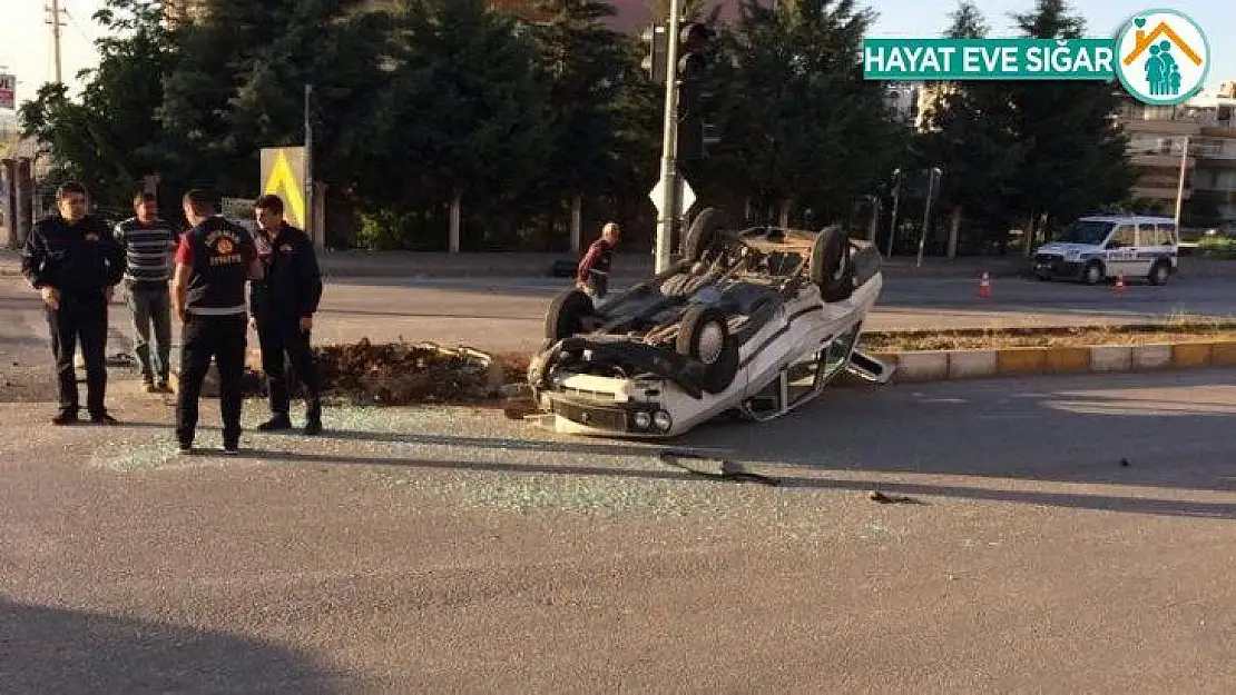 Adıyaman'da iki otomobil çarpıştı: 2 yaralı