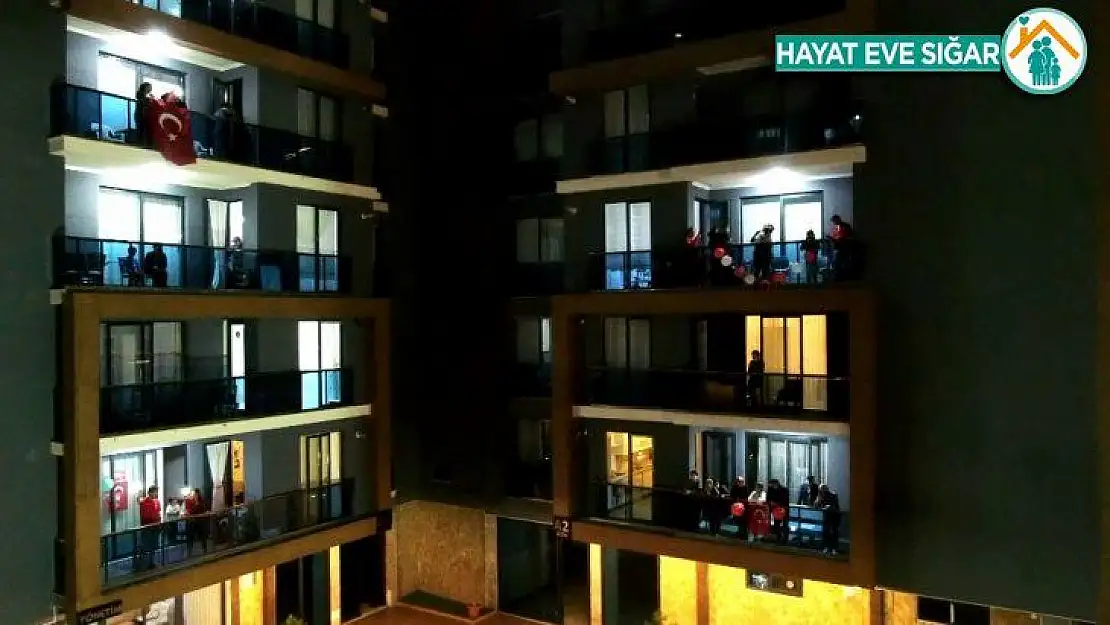 Adıyaman'da saat 21.00'da İstiklal Marşı coşkusu