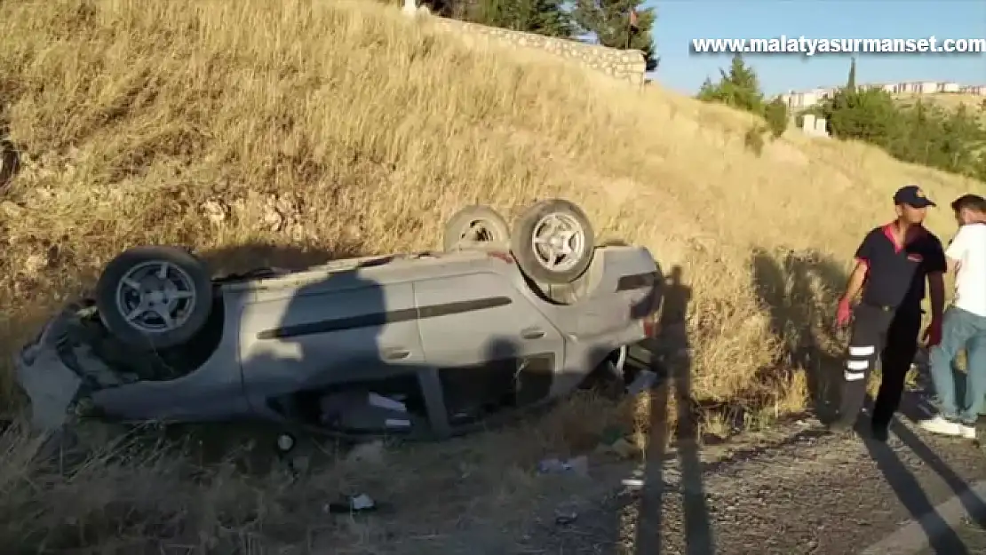 Adıyaman'da şarampole devrilen otomobildeki 3 kişi yaralandı