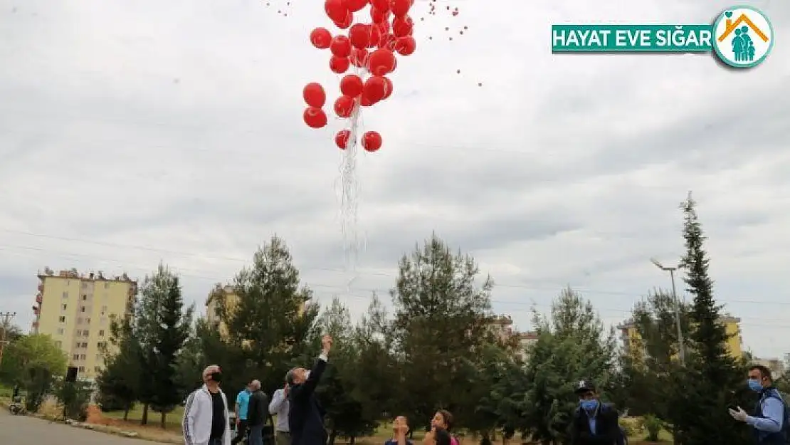 Adıyamanlı çocuklar 23 Nisan'ı evlerinde kutladı