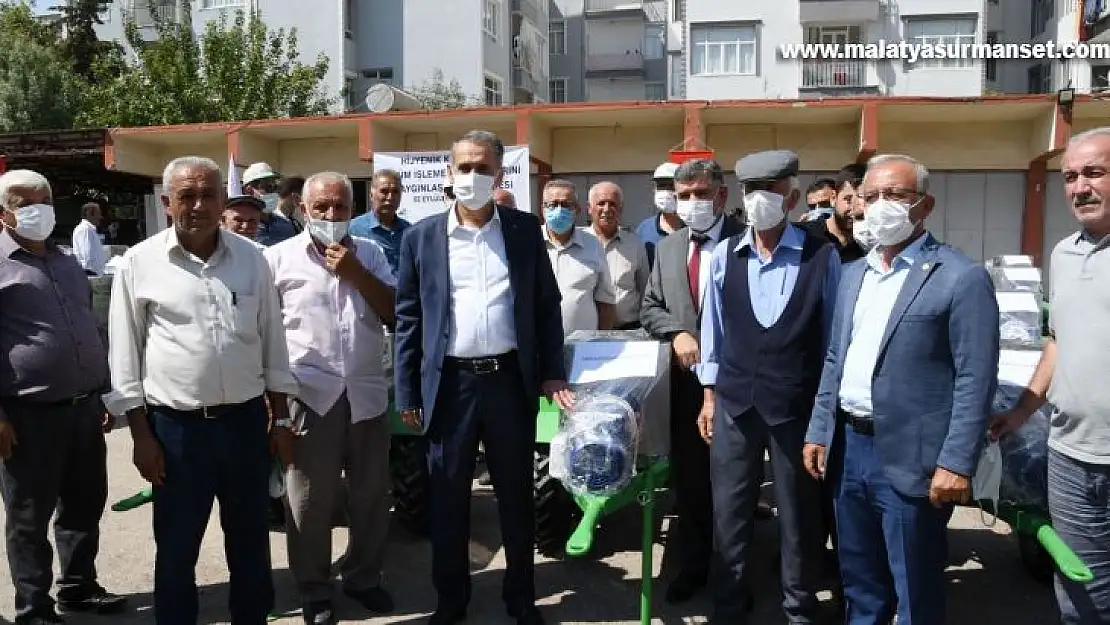 Adıyamanlı üzüm üreticilerine makine desteği