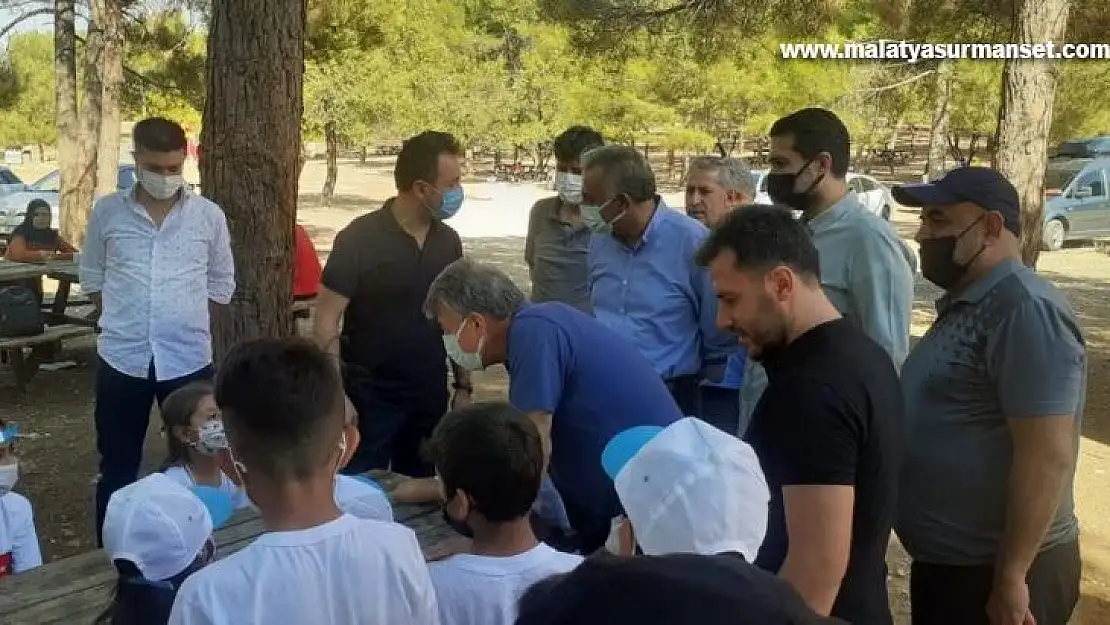 Adıyamanlı ve yabancı öğrenciler piknikte bir araya geldi