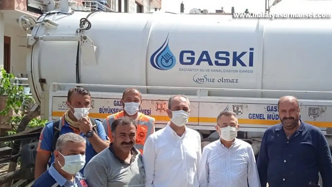 Afet bölgesindeki büyükşehir ekiplerini Cumhurbaşkanı Yardımcısı Oktay ve Bakan Gül ziyaret etti