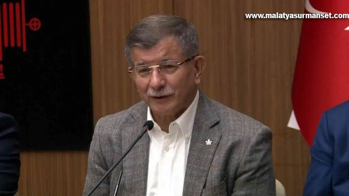 Ahmet Davutoğlu: 'Şu anda hiçbir ittifakın parçası değiliz'