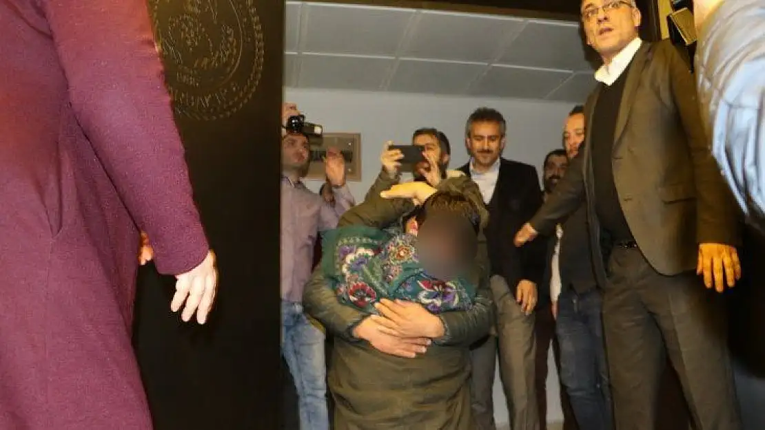 Aileler direniyor, terör örgütü PKK çözülmeye devam ediyor