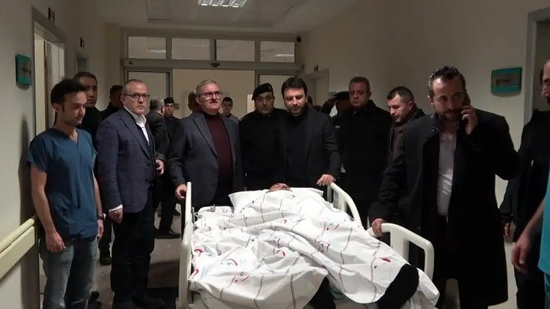 AK Parti Antalya Milletvekili Aydın ve eşi trafik kazası geçirdi
