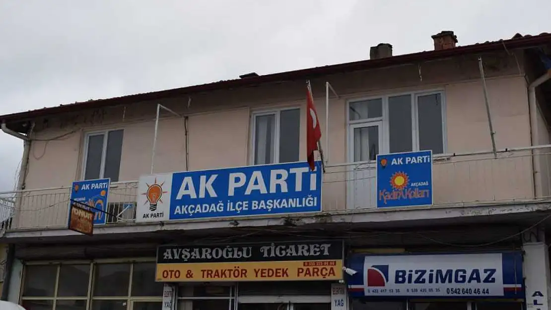 AK Parti'ye Akçadağ'da istifa şoku!