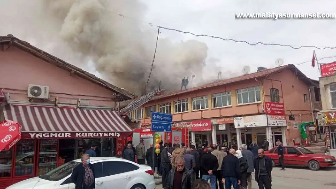 Akçadağ'da korkutan yangın