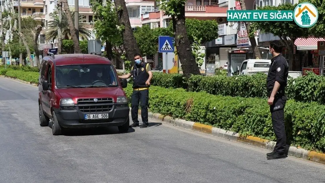 Alanya'da polis ekiplerinden sıkı 'tam kapanma' denetimi