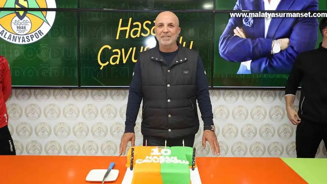 Alanyaspor, Başkan Çavuşoğlu'nun doğum gününü kutladı